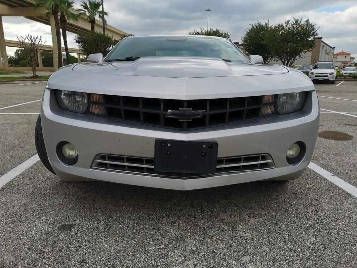 2010 Silver Chevrolet Camaro LT1 Coupe with an 3.6L V6 DOHC 24V engine, located at 5005 Telephone Rd., Houston, TX, 77087, (713) 641-0980, 29.690666, -95.298683 - Photo#2